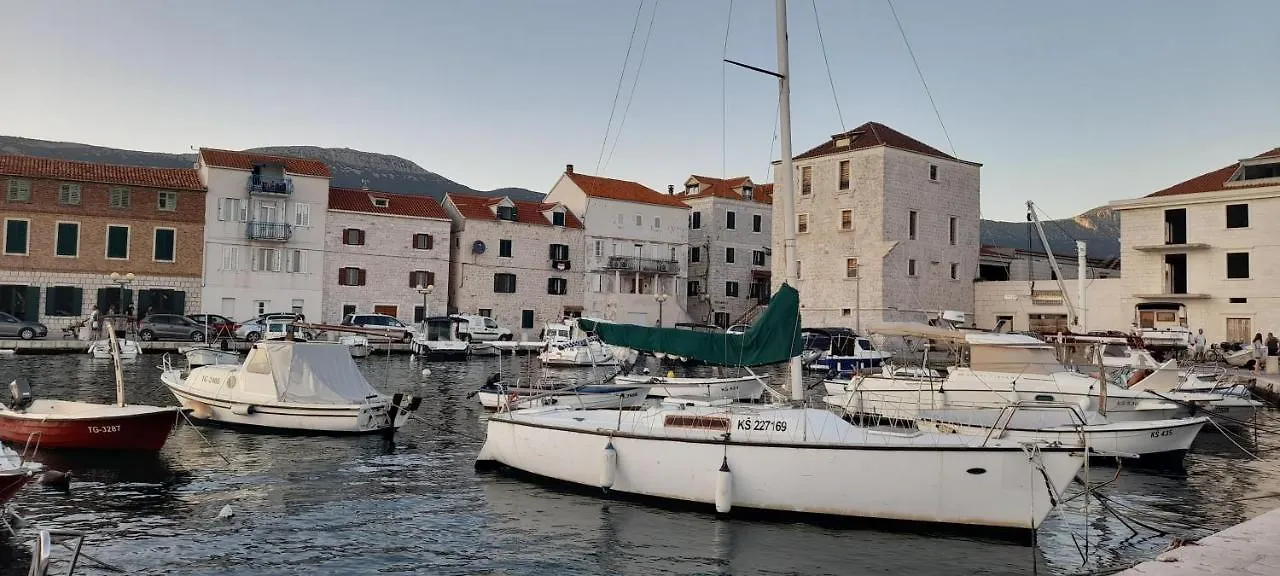 Studio B&P Kastela 0*,